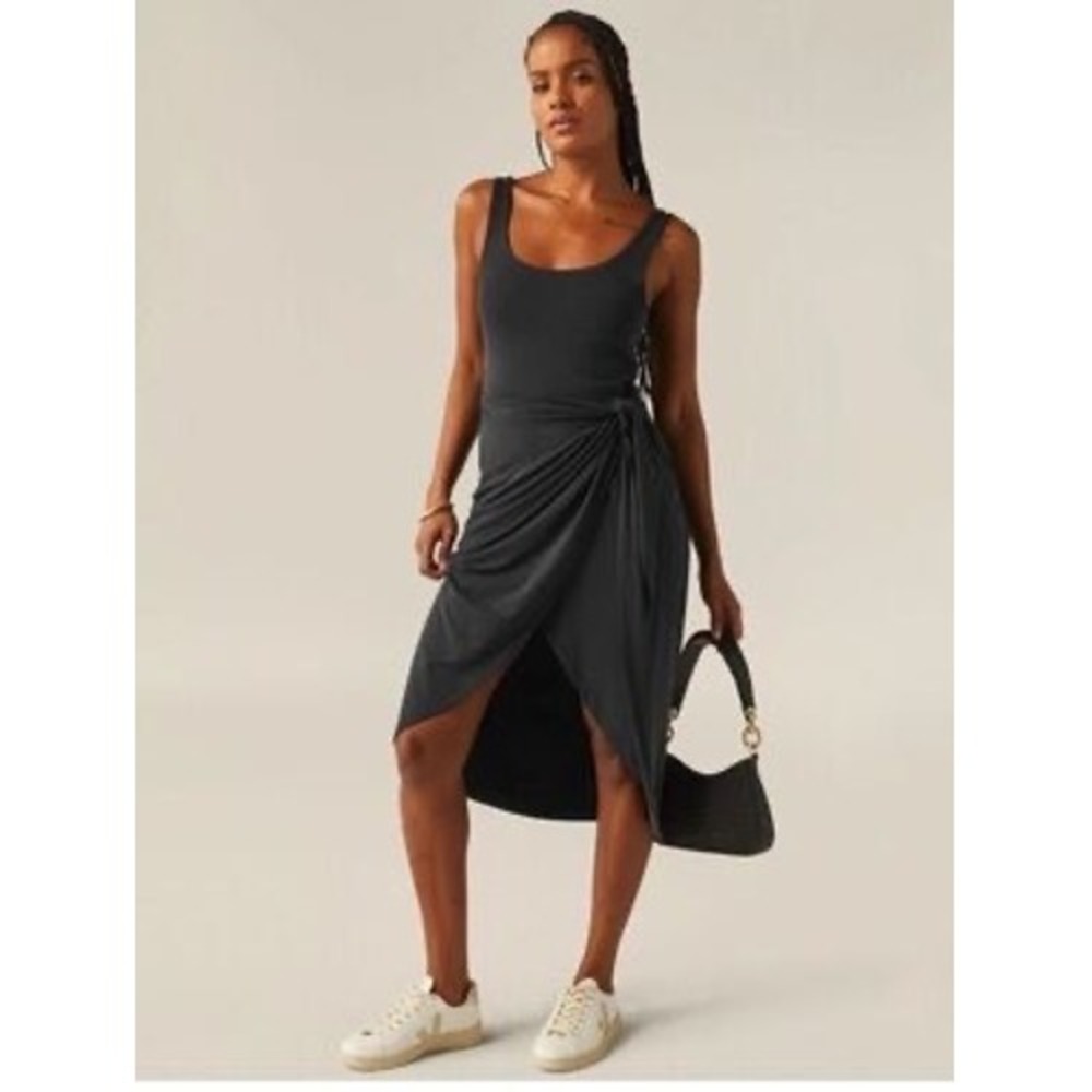 Black Sleeveless Scoop Neck Midi Side Tie Wrap Dress